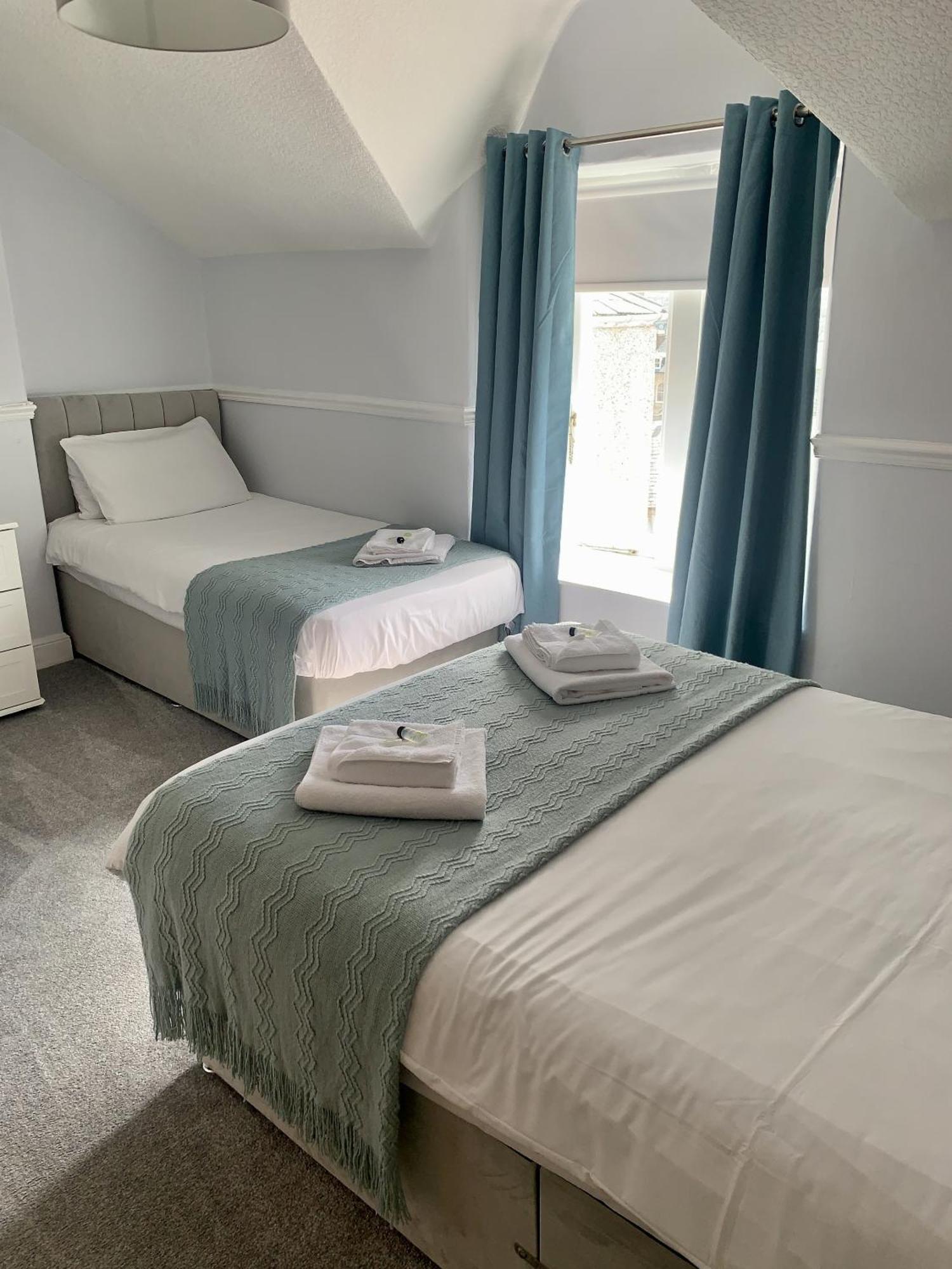 Seaclyffe Hotel Ltd Llandudno Oda fotoğraf